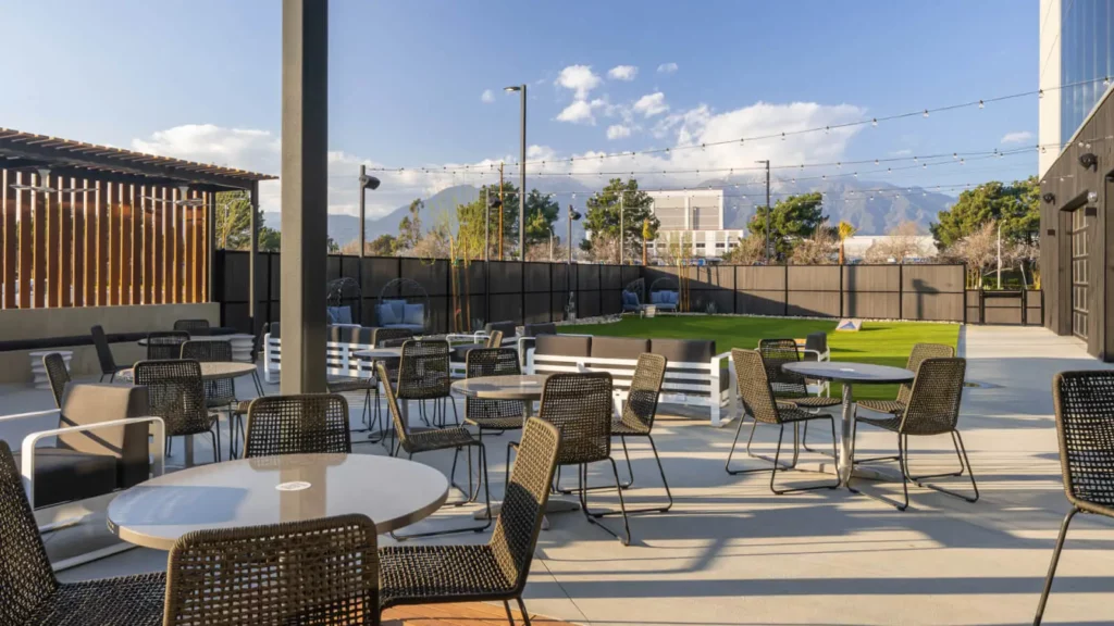 TOPGOLF ONTARIO PATIO