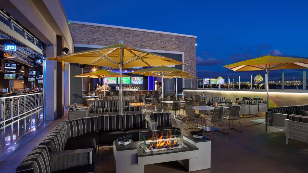 TOPGOLF ORLANDO ROOFTOP TERRACE