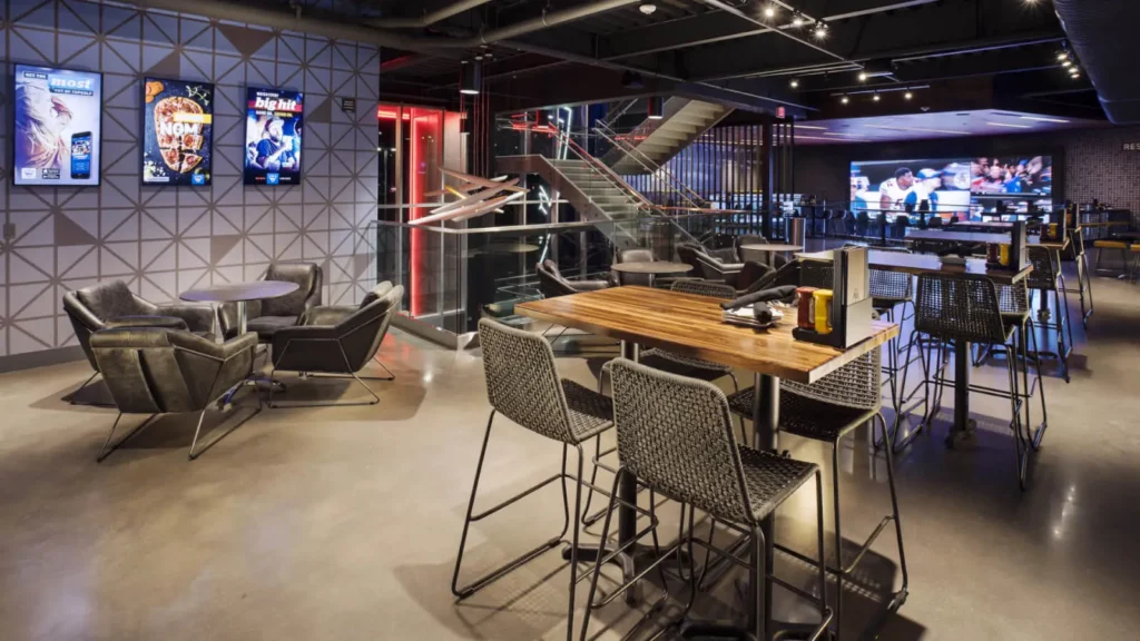 TOPGOLF GLENDALE MEZZANINE LOUNGE