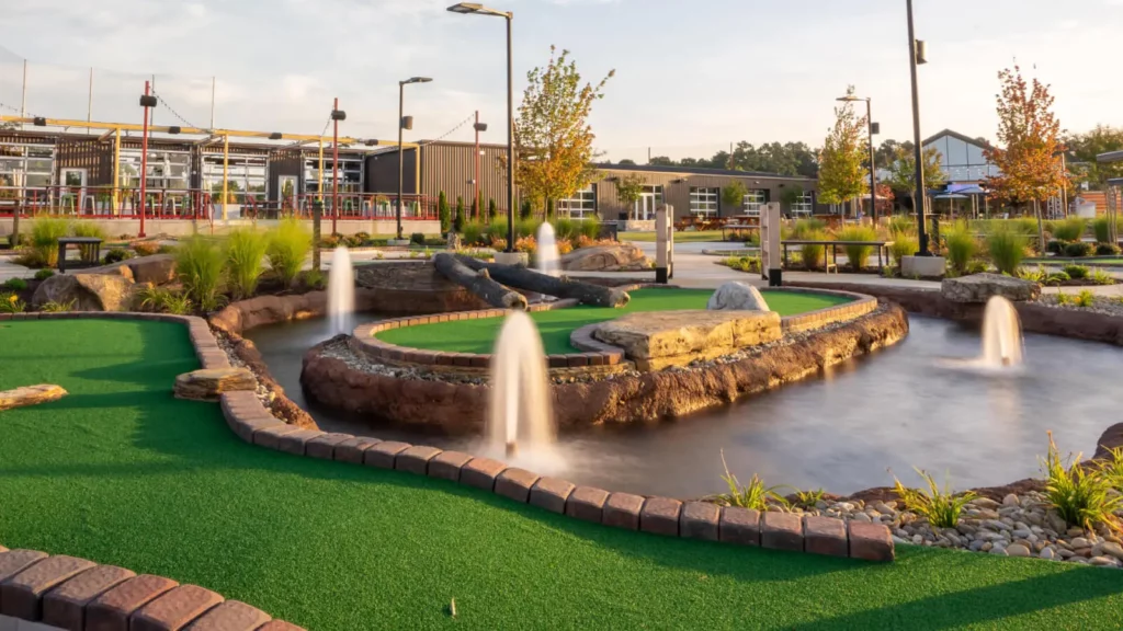 TOPGOLF AUGUSTA MINI GOLF